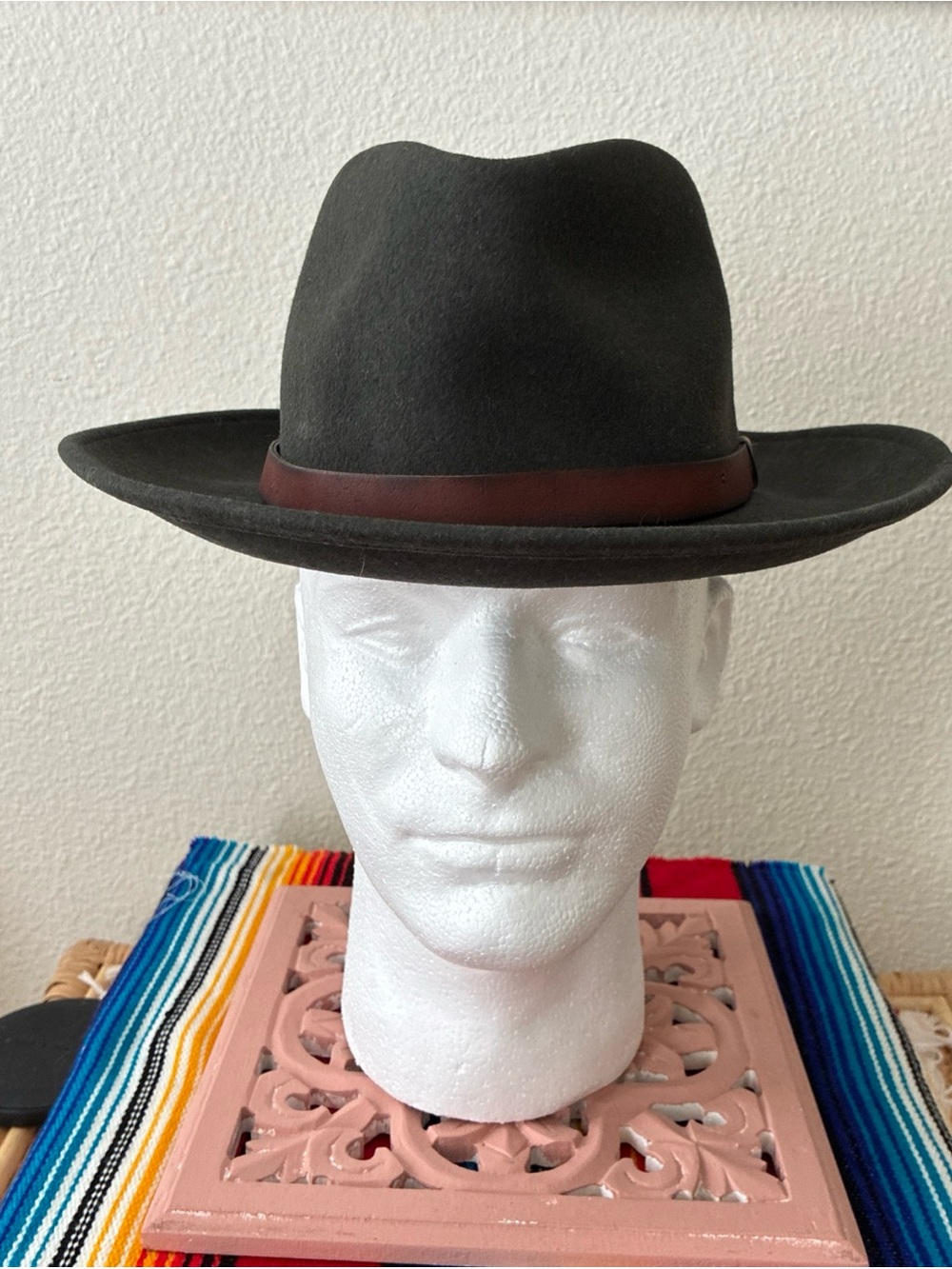 Goorin Bros made in USA Dark Gray Felt Fedora with Brown Leather Band inside22”